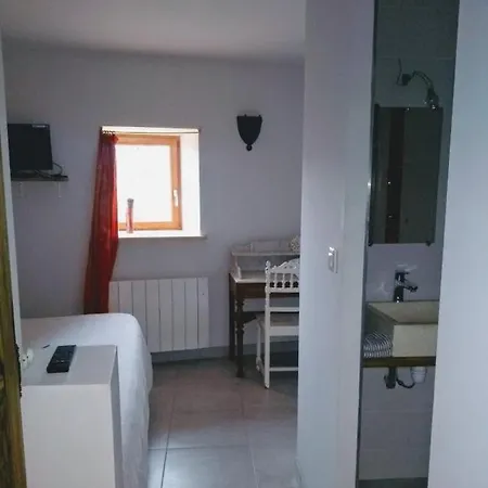 La Dame De Messignac Holiday home Ternand
